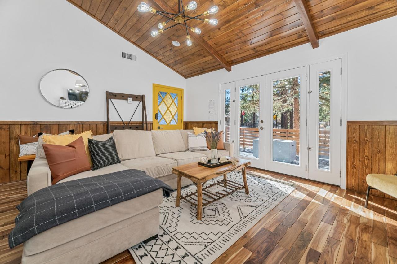 Yellow Pine Lodge - Charming Cottage Style Cabin With Peak-A-Boo Lake And Mountain Views Биг Бэар Лейк Экстерьер фото